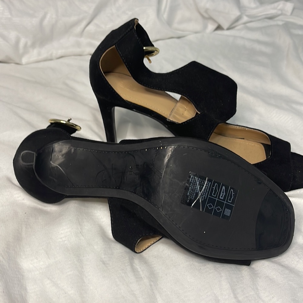 Shoes - Picture 3 of 3